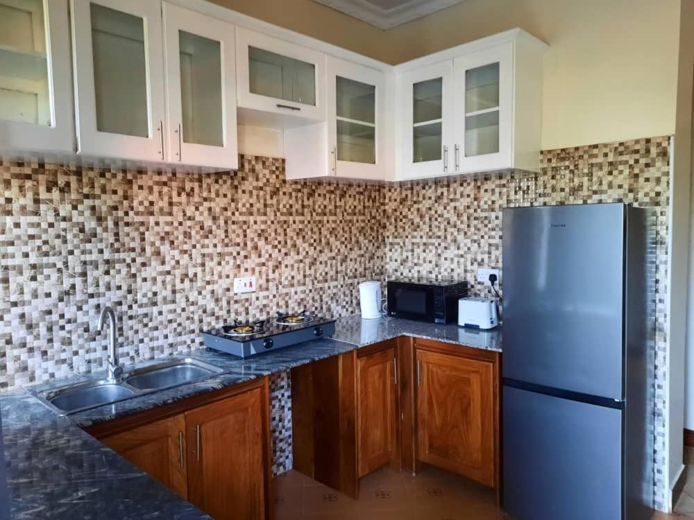 Ellyz Home Stay Moshi Exterior photo